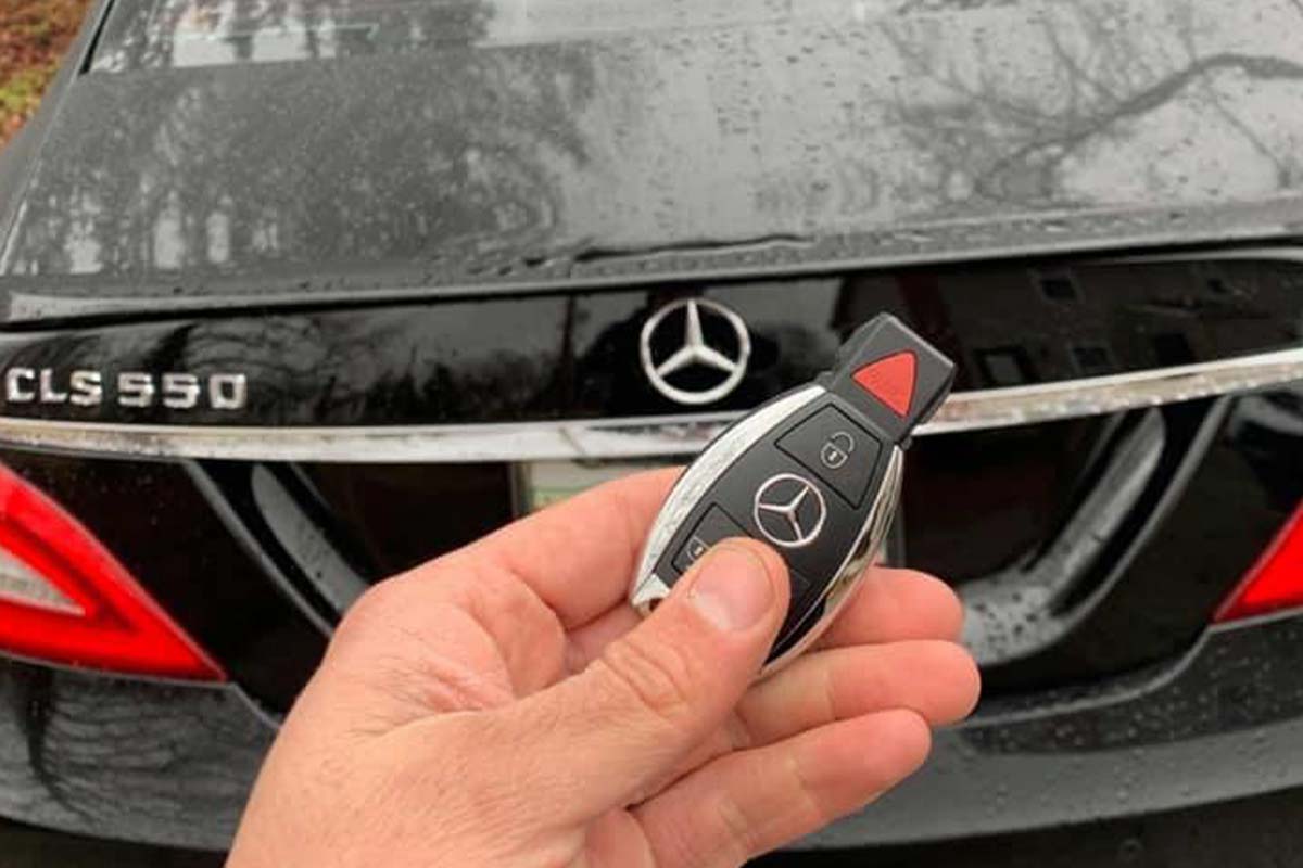 how to make Mercedes car key